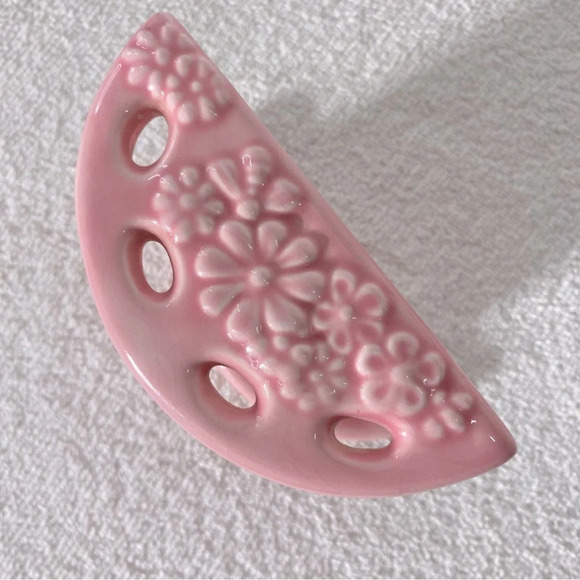 Vintage 1980  Pink Floral Textured Ceramic Toothbrush Holder - Picture 2 of 10